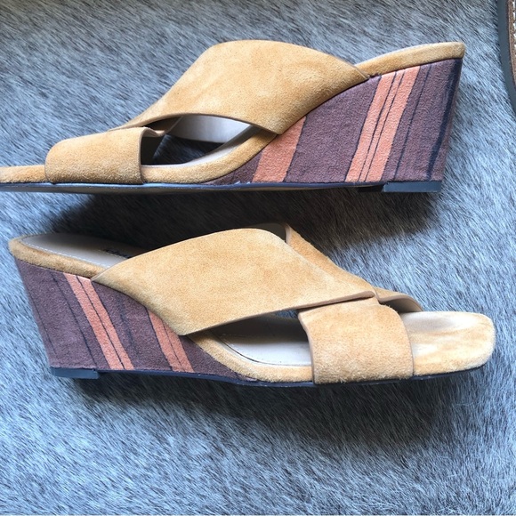 Charles David Testify kid suede in caramel color slip on sandal 2.5 heel size 7 - Picture 3 of 7